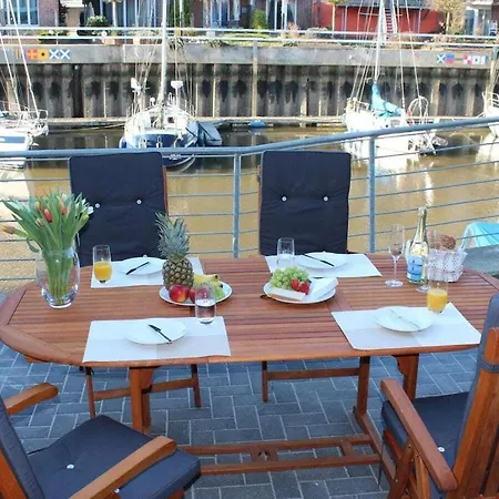 In With Swimming Pool Cuxhaven